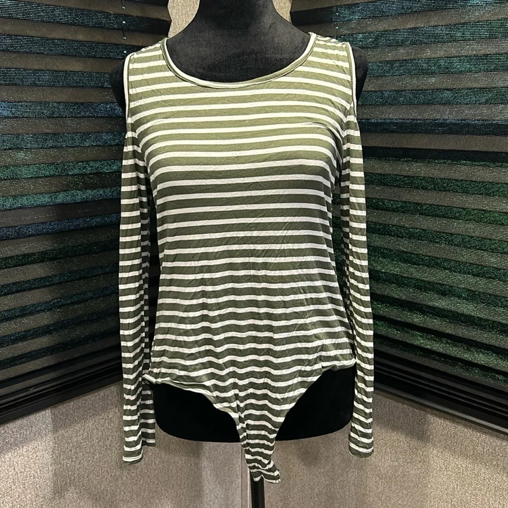 Eyeshadow Women’s LS Green Striped‎ Cold Shoulder Bodysuit Size Large NWT